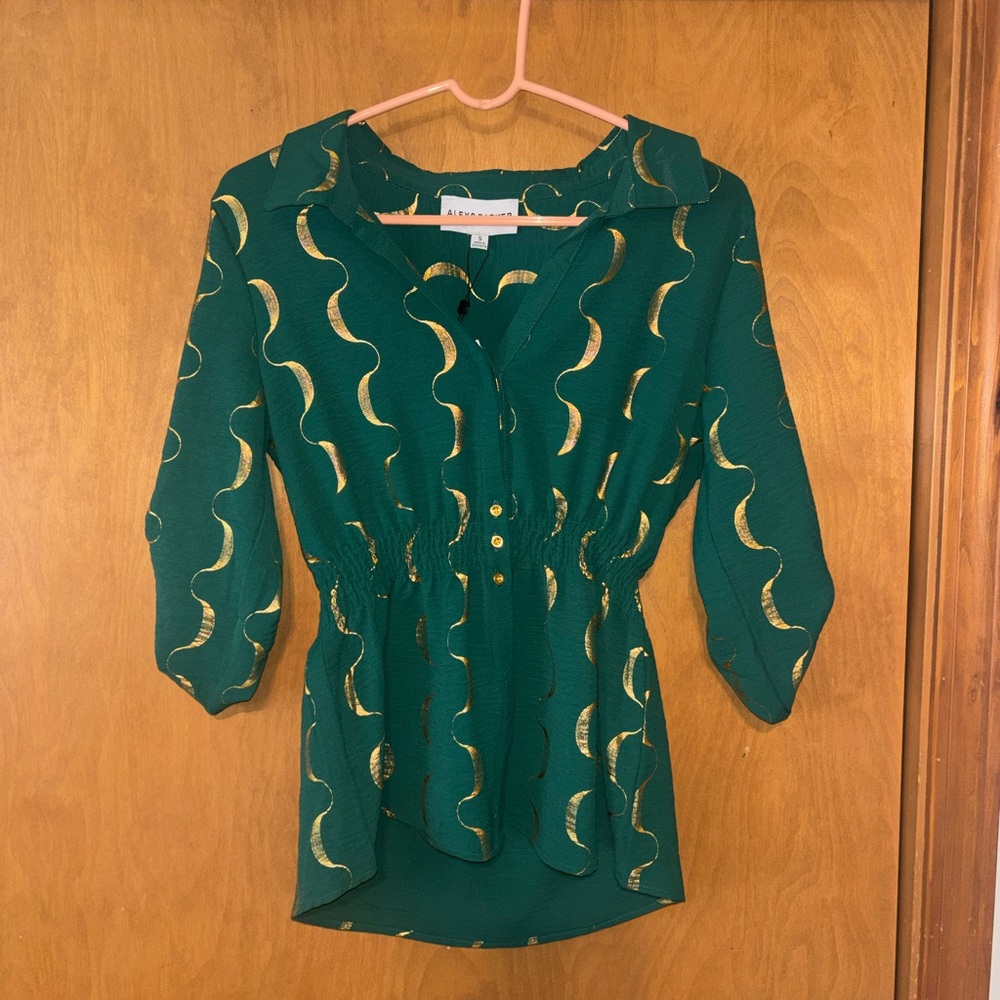 Alex & Parker Emerald Green & Gold Wavy Crescent Blouse Top Size Small NWT